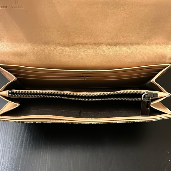 FENDI vintage canvas zucchino long wallet .Beautiful condition! - Picture 14 of 17